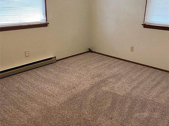 4th image of 80 Phillips Dr APT D
