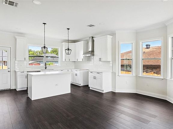 4th image of 7549 Tricia Ct
