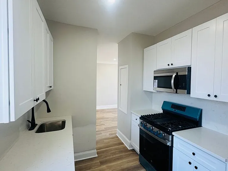 863 Avenue C — Photo 15