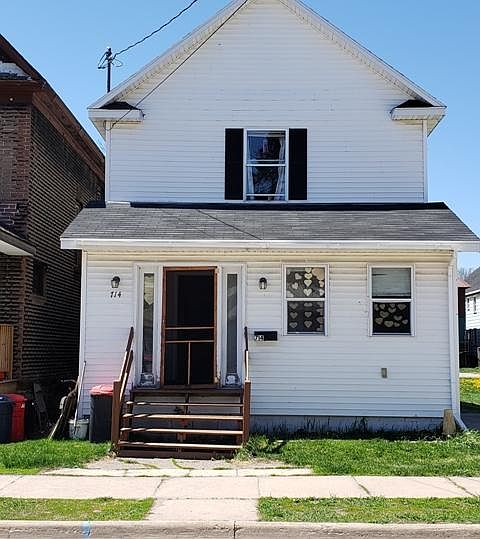 1st image of 714 Helen St