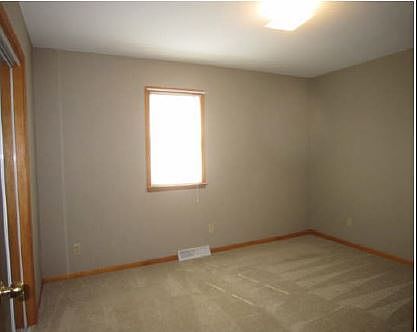 4th image of 912 White Ln
