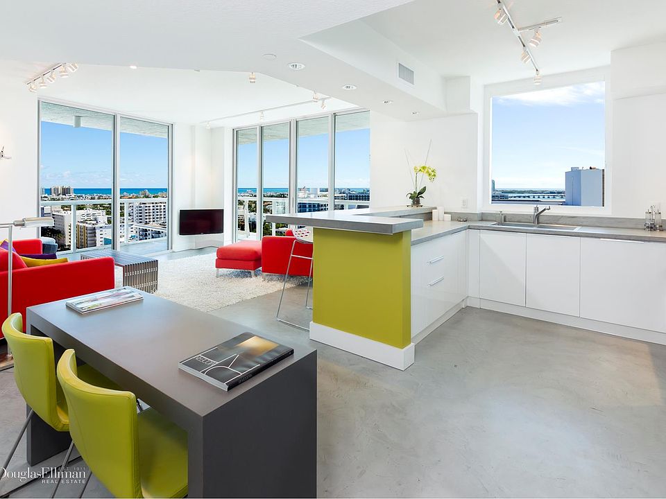 1st image of 10 Venetian Way APT 1905