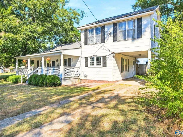 1608 College St SE, Decatur, AL 35601