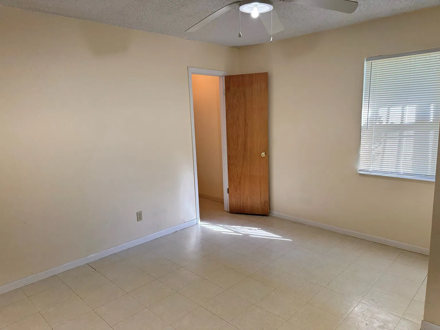 3 bed, 1.5 bath, 1332 sqft, $1,650 — Photo 4