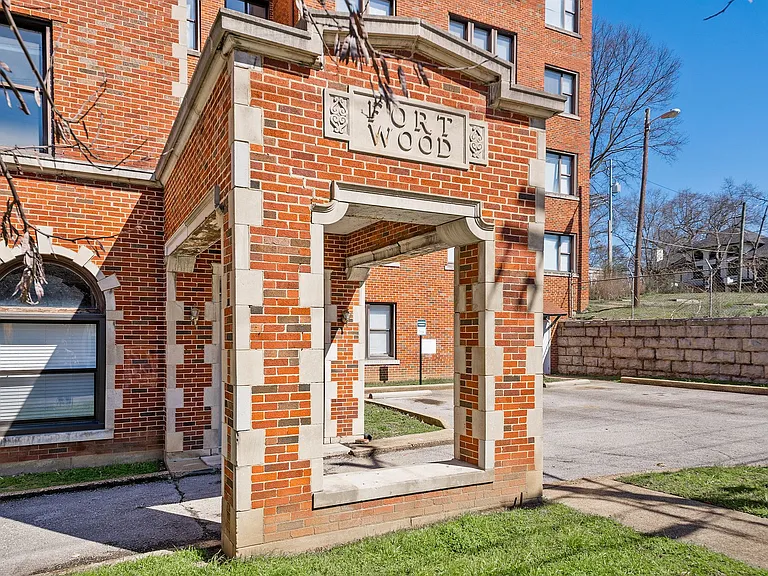 Fort Wood Apartments — Photo 7