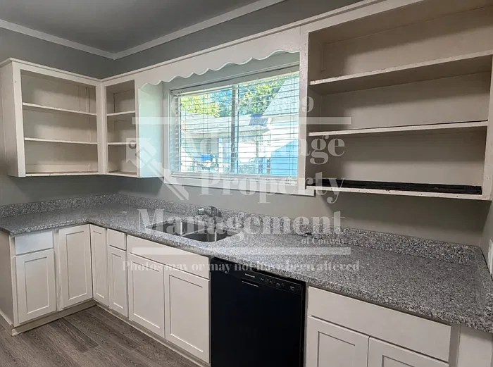 3 bed, 1.0 bath, 1288 sqft, $1,300 — Photo 4