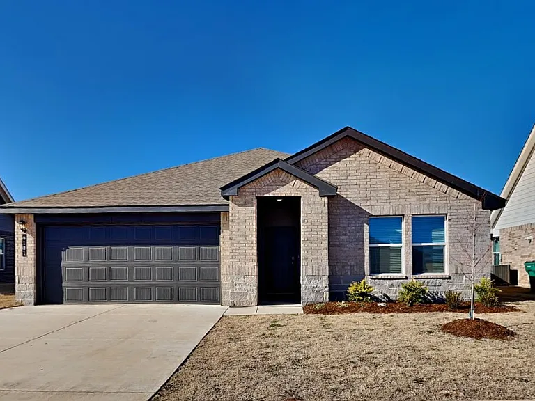 6101 Green Meadow Ln — Photo 2