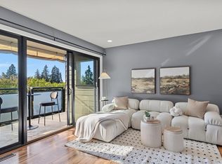 11226 NE 68th St APT B, Kirkland, WA