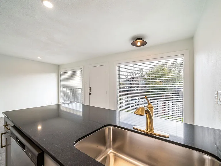 1309 Blair St #2 — Photo 12