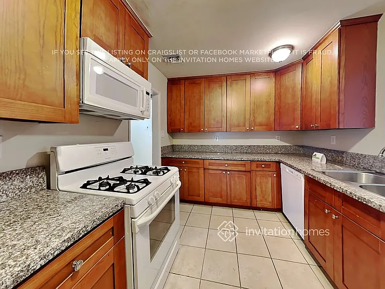 8451 Murietta Ave — Photo 9