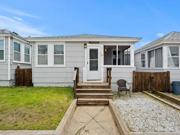 14 Vermont St #B, Salisbury, MA 01952