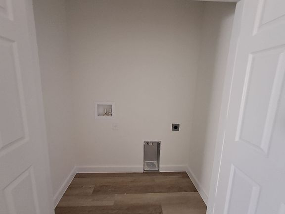 4th image of 4537-4539 26th St SW