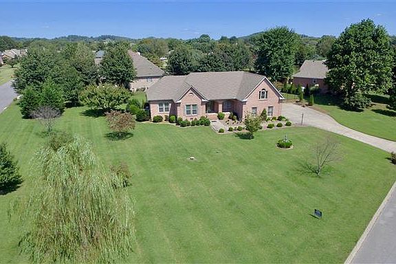 3rd image of 502 Redstone Dr