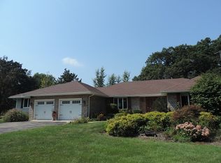 2S588 Deerpath Rd, Batavia, IL 60510