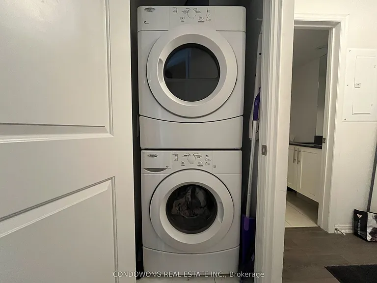 400 Adelaide St E #1910 — Photo 10
