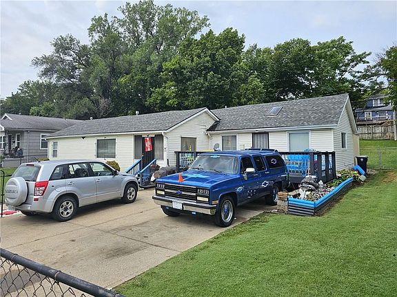 4th image of 3312 Kensington Ave