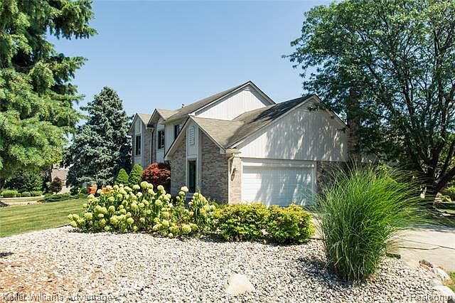 2nd image of 38719 Wakefield Ct