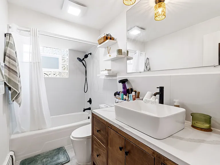 5241 N Reserve Ave #1W — Photo 11