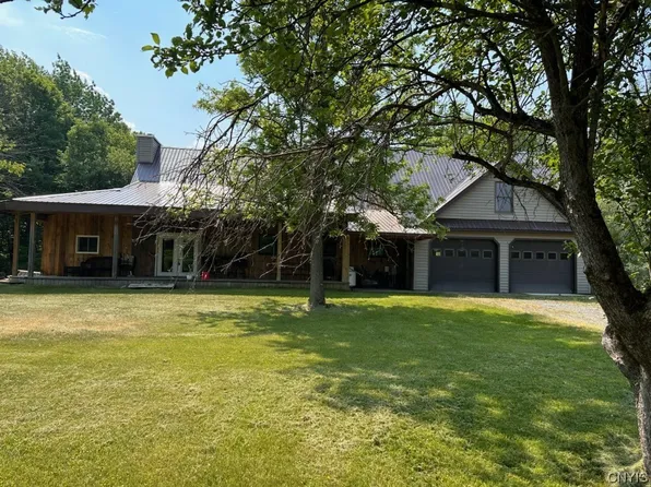 8604 Boak Rd W, Holland Patent, NY 13354