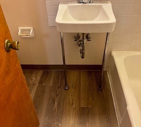 5th image of 27 Forrestal Ln APT 1