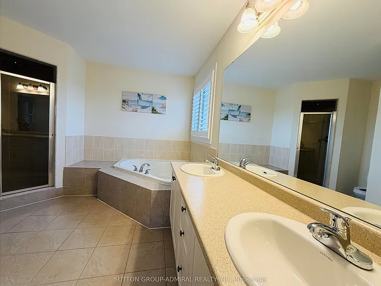 1 Gordon Landon Dr — Photo 5
