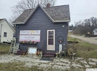 398 W 3rd St, Dallas City, IL 62330