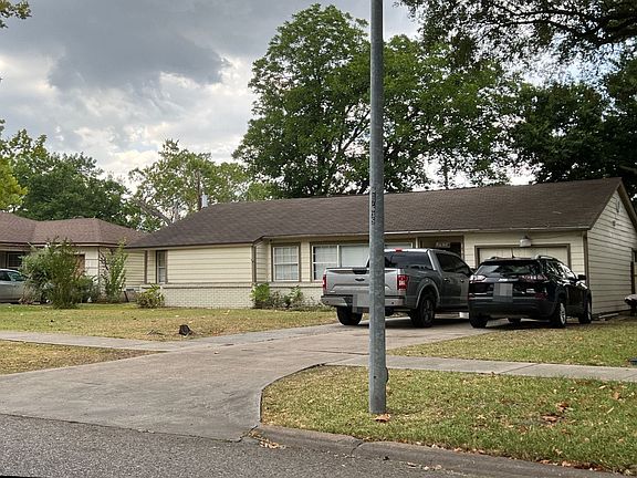 2nd image of 1616 San Jacinto Dr