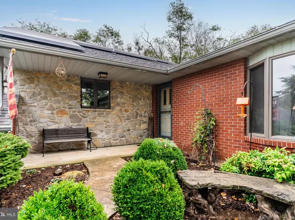 880 Creek Rd, Carlisle, PA 17015