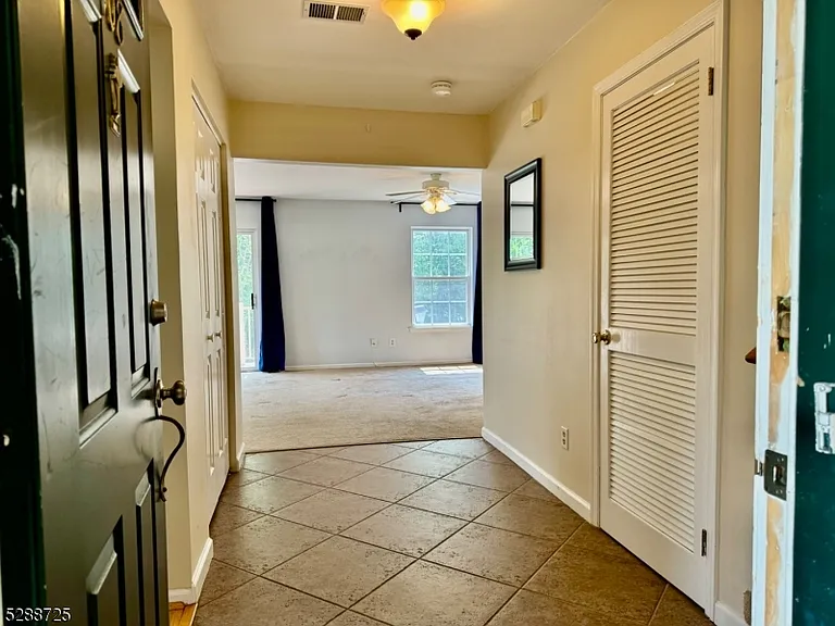 108 Vista Dr — Photo 2