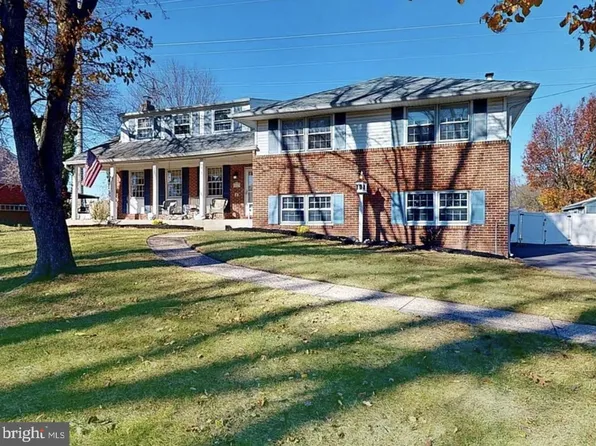 213 Wayne Dr, Cinnaminson, NJ 08077