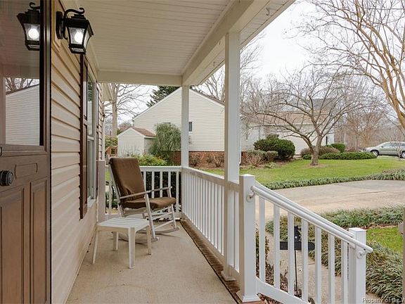 4th image of 101 Elaine Dr