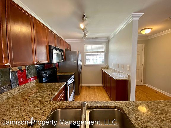 3rd image of 1224 Green Oaks Ln APT L