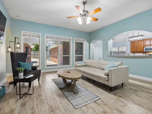 1305 Stanford Dr, Rockwall, TX 75087