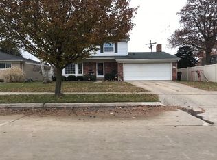 4175 Grange Rd, Trenton, MI 48183