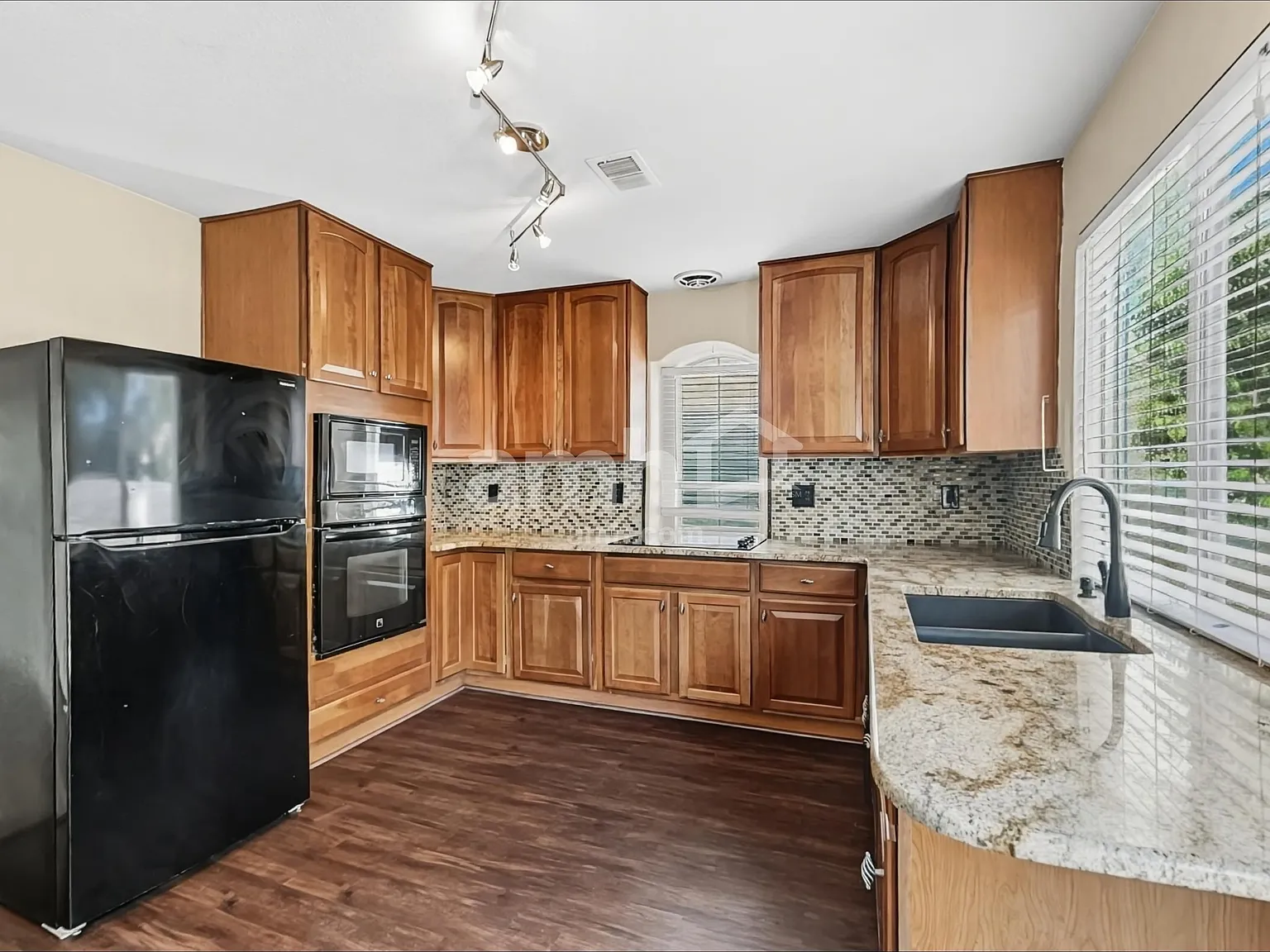 4 bed, 2.5 bath, 1731 sqft, $2,975 — Photo 3