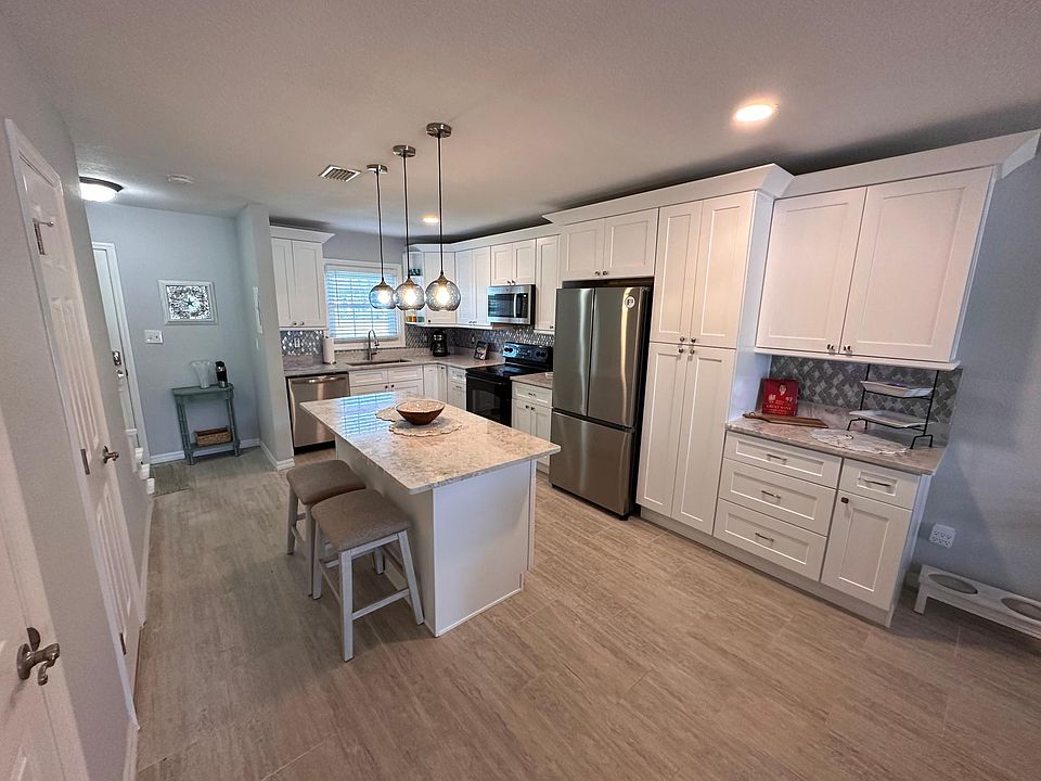 1st image of 4750 Snook Dr SE