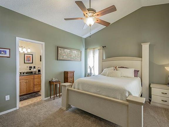 3rd image of 2994 Shannon Cir