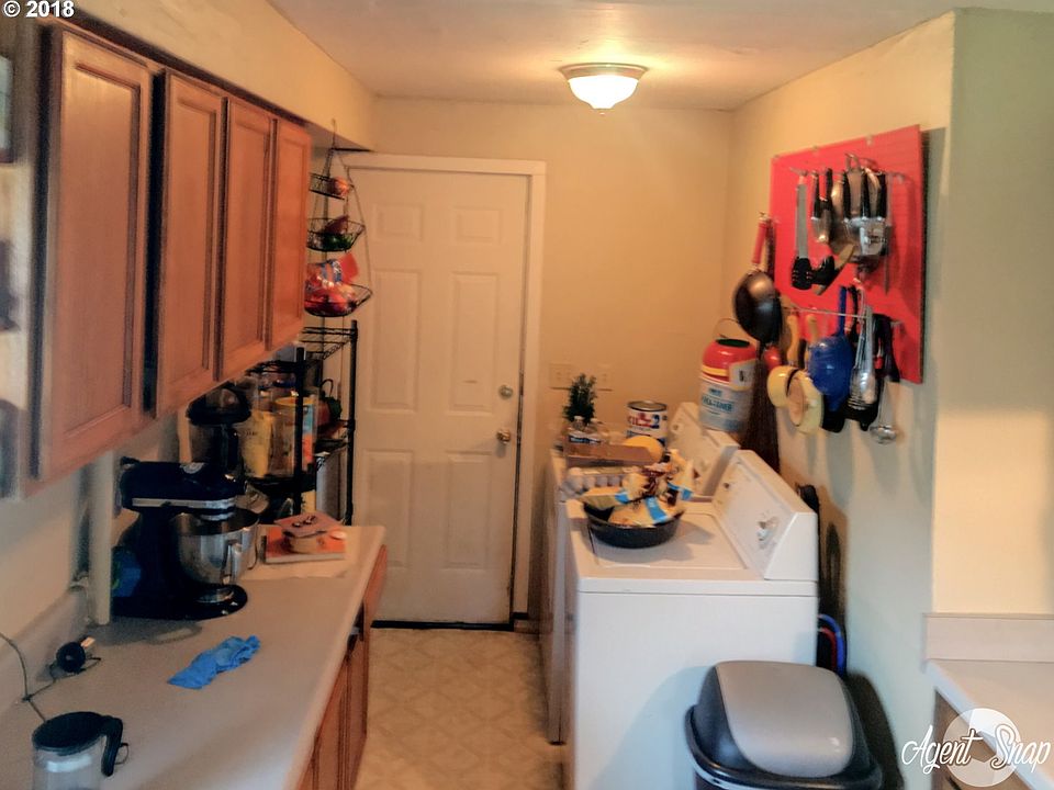 2nd image of 387 16th St