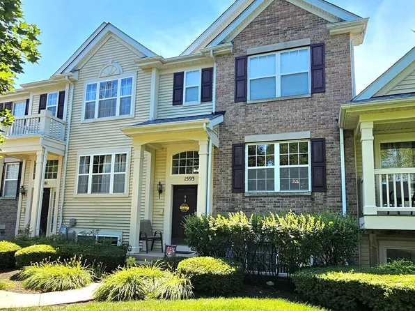 1593 Sandcastle Ln, Hampshire, IL 60140