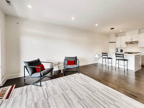 5th image of 3001 N Southport Ave #403