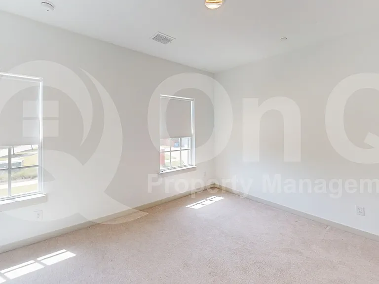7416 Atlas Dr — Photo 10