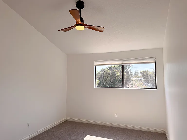 18242 Burbank Blvd #8 — Photo 26