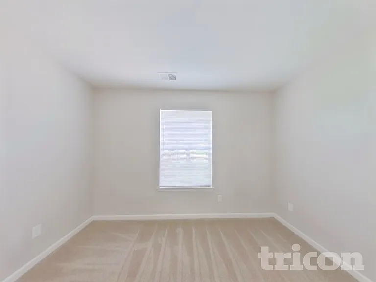 3033 Salmon River Dr — Photo 6