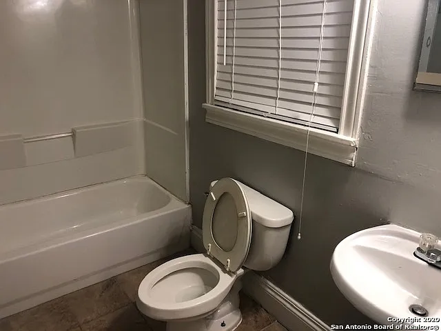 726 E Grayson St #4 — Photo 6