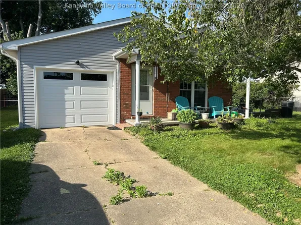 365 University Ln, Point Pleasant, WV 25550