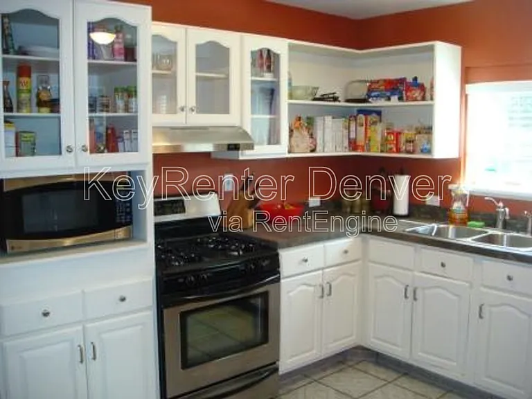 1540 N Zenobia St — Photo 6