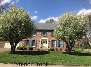 16 Saint Andrews Dr, Hurricane, WV 25526