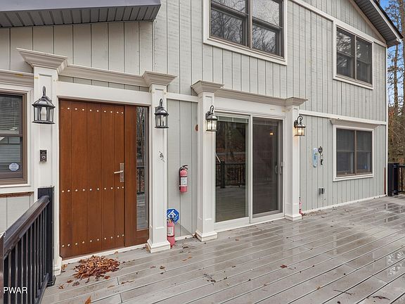 5th image of 115 Hidden Lake Dr