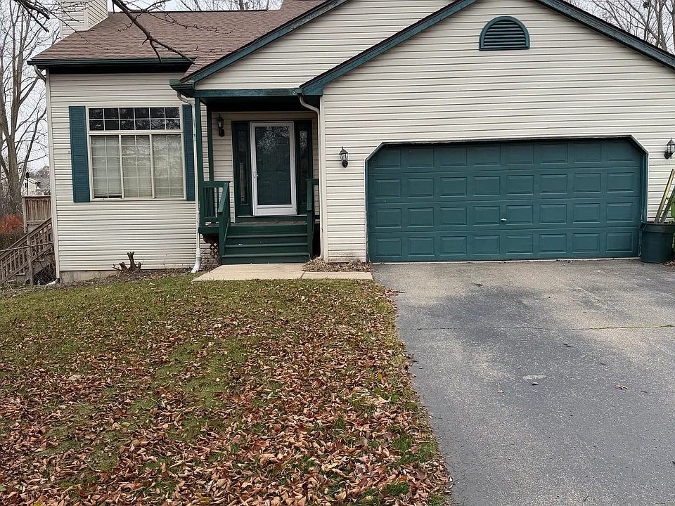 1864 Chesapeake Ct