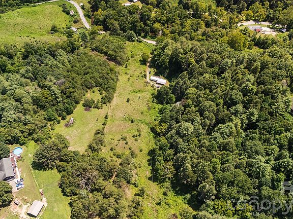 3rd image of 376 Lower Flat Creek Rd